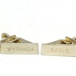 Vintage Sweater Clip, Wygonda November 5th Engraved Gold Tone, Retro Estate